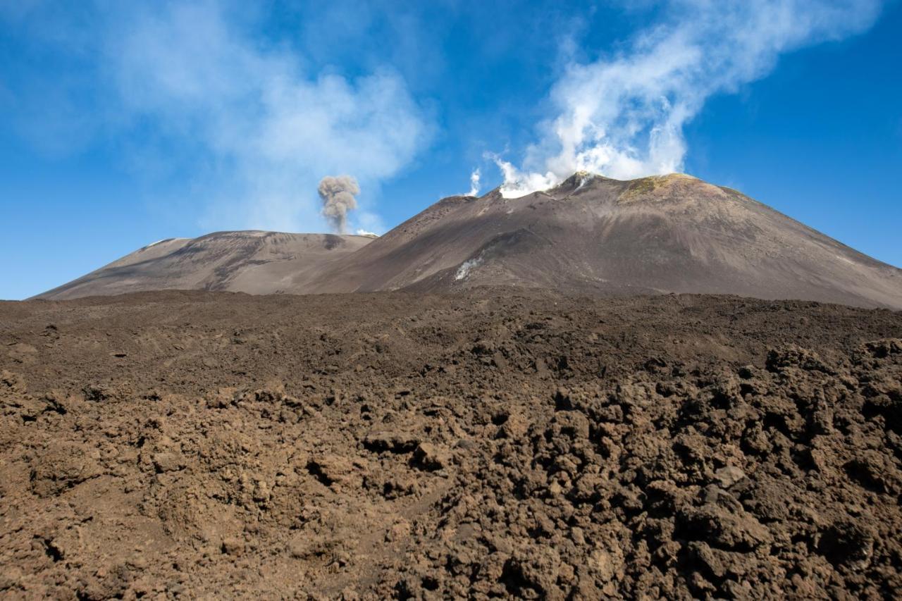 Zaffiro Lavico Rooms Etna Nature Sea Acireale Dış mekan fotoğraf